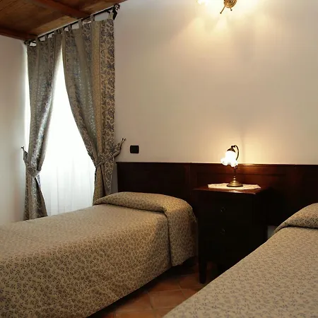 Il Ghiro ホテル オヴィンドリ