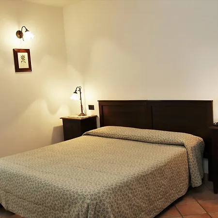 ホテル Il Ghiro オヴィンドリ